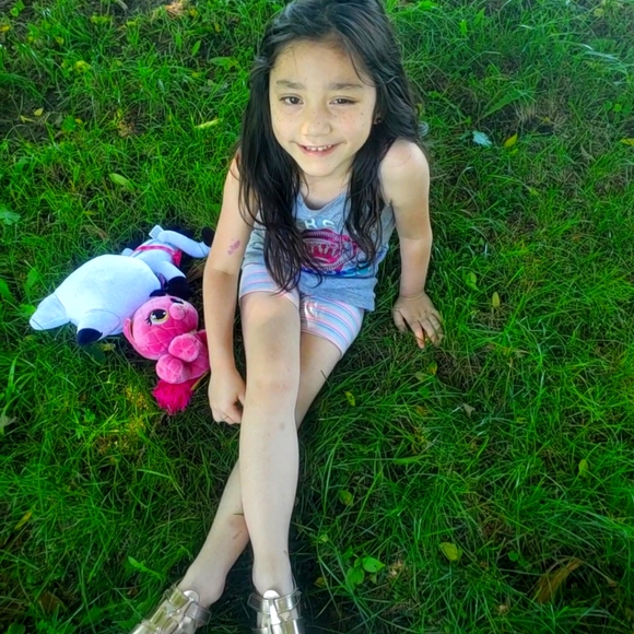 Meet your Posher, Renee - Picture 3 of 4